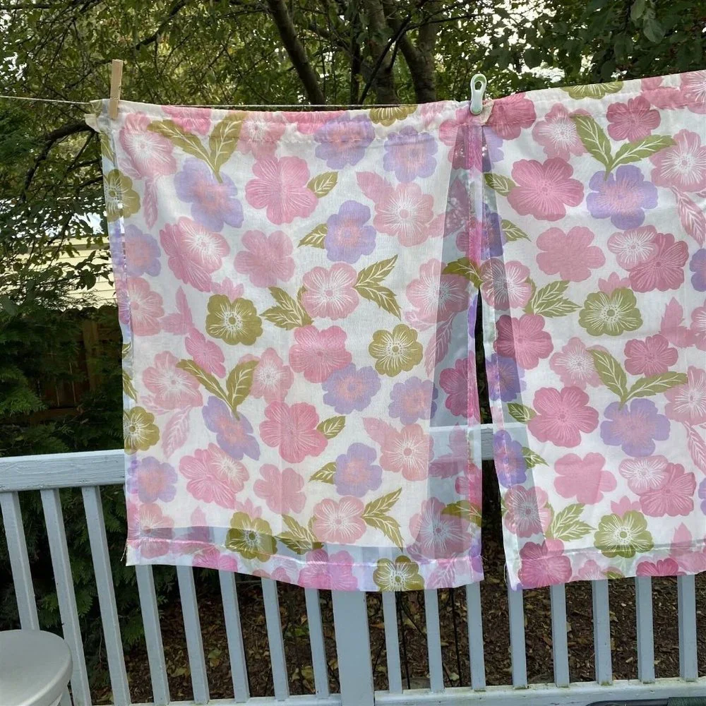 Unbranded mod floral